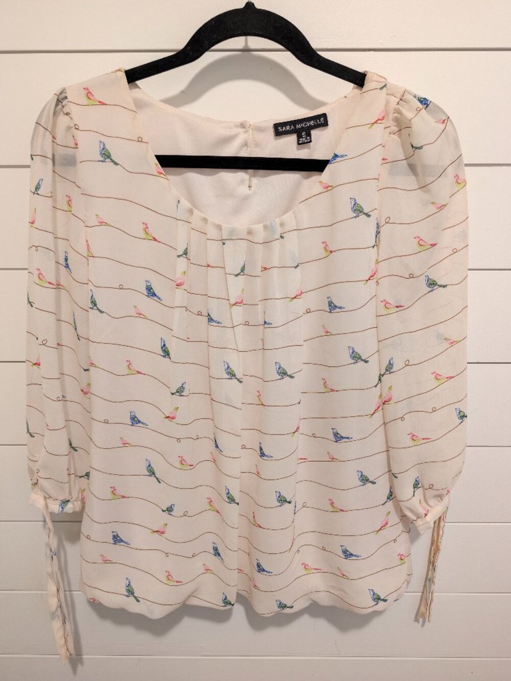 Sara Michelle cream blouse with colorful birds whimsical 3/4 sleeve S